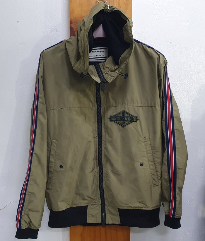 오니츠카 타이거 후드바람막이(100)