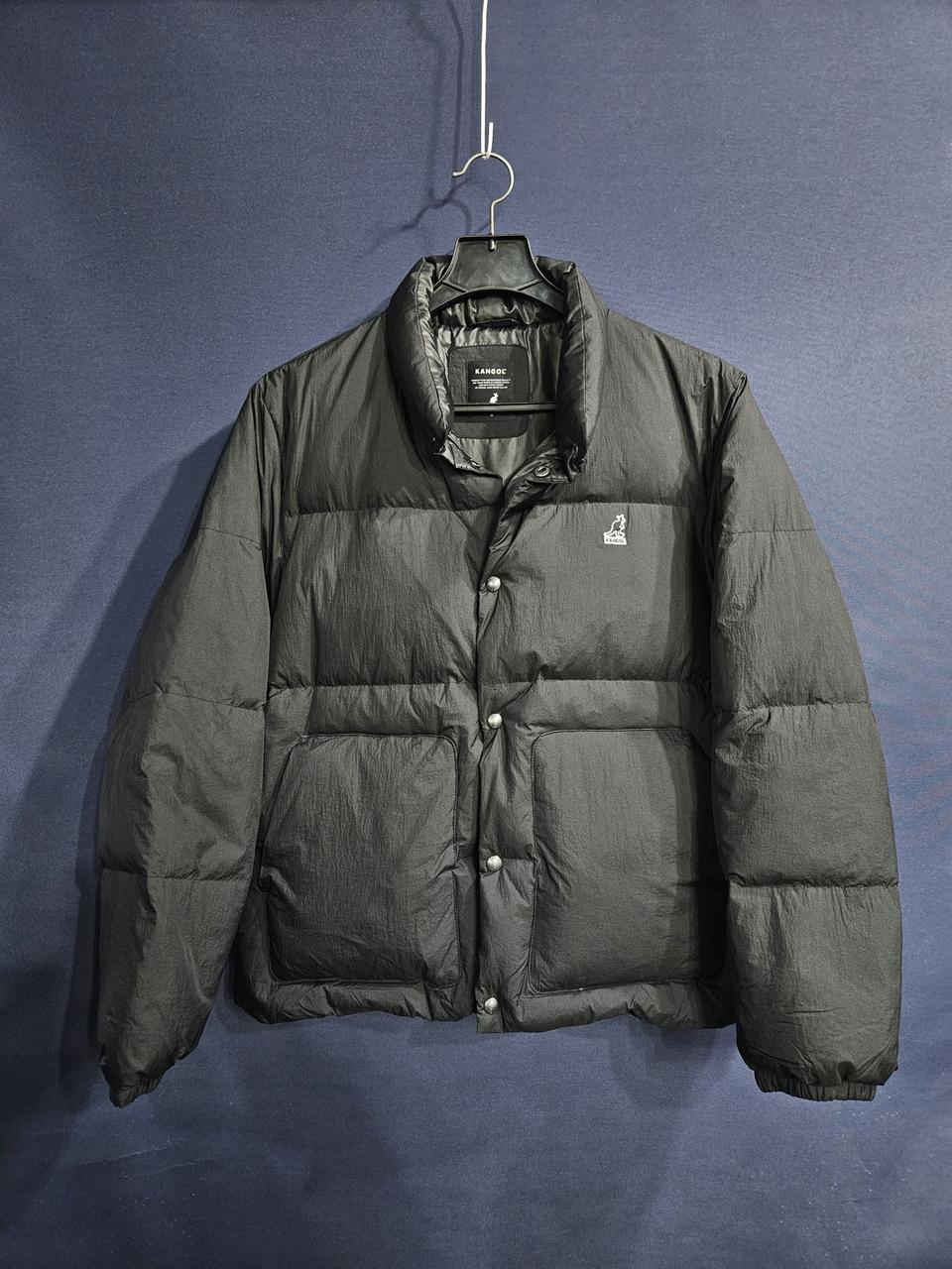 캉골 블랙컬러 남성 세미오버핏 95 덕다운 숏패딩