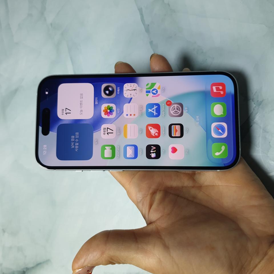 아이폰15 블루 128G S급 판매합니다