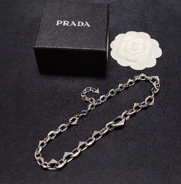 프라다목걸이