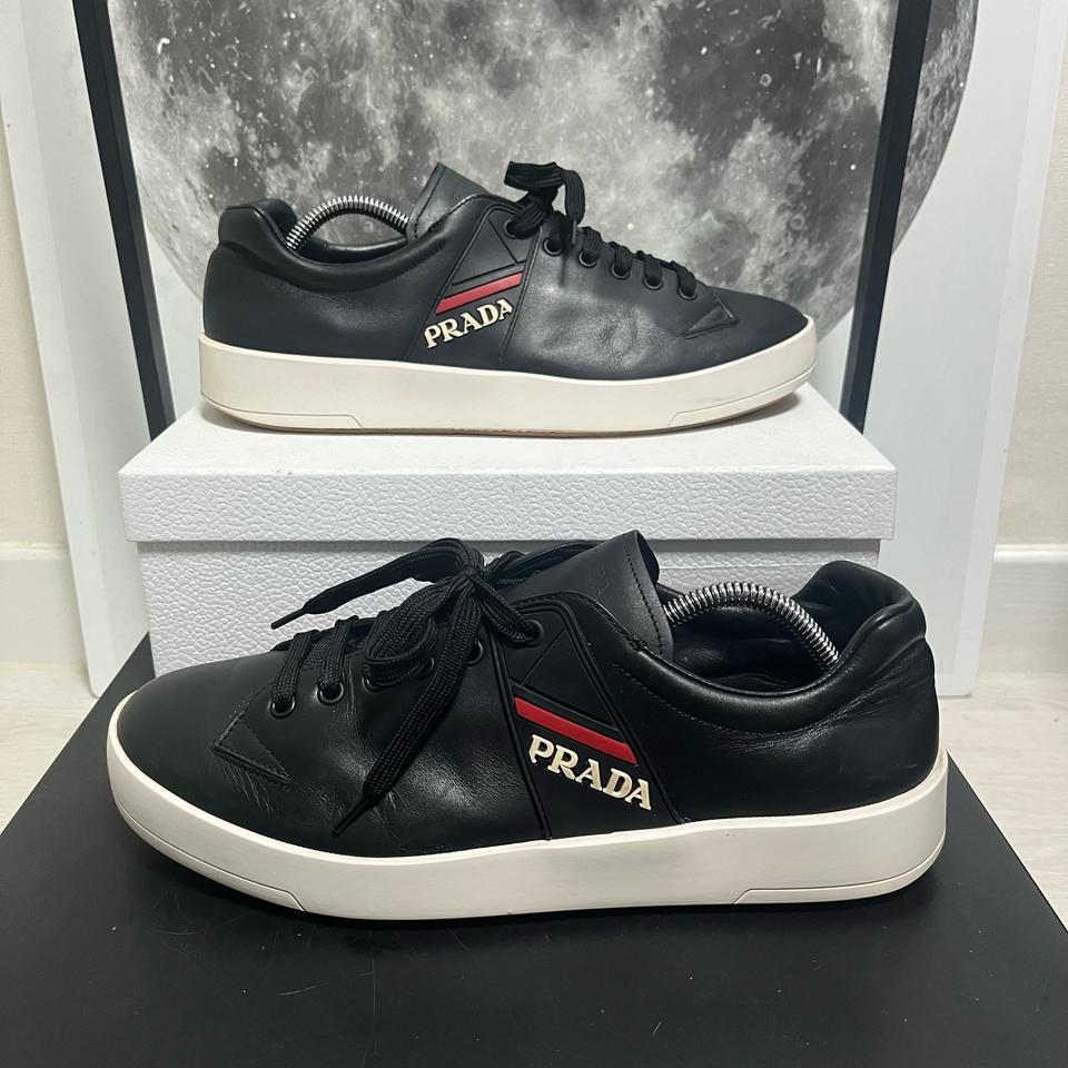 정품 9.5) 프라다 블랙 사이드로고 스니커즈 280~285