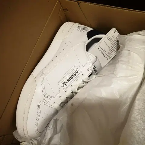 아디다스 컨티넨탈 80 흰색 스니커즈 (제니착용)