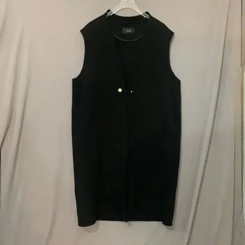 82 한섬 타임 핸드메이드 캐시미어 혼방 슬리브리스 베스트 롱코트