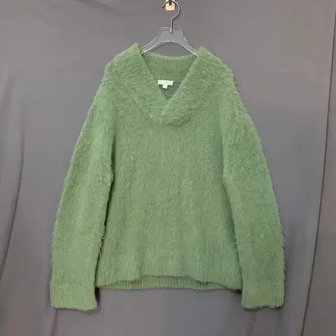 L COS 코스 울 알파카 브이넥 오버핏 부클 니트