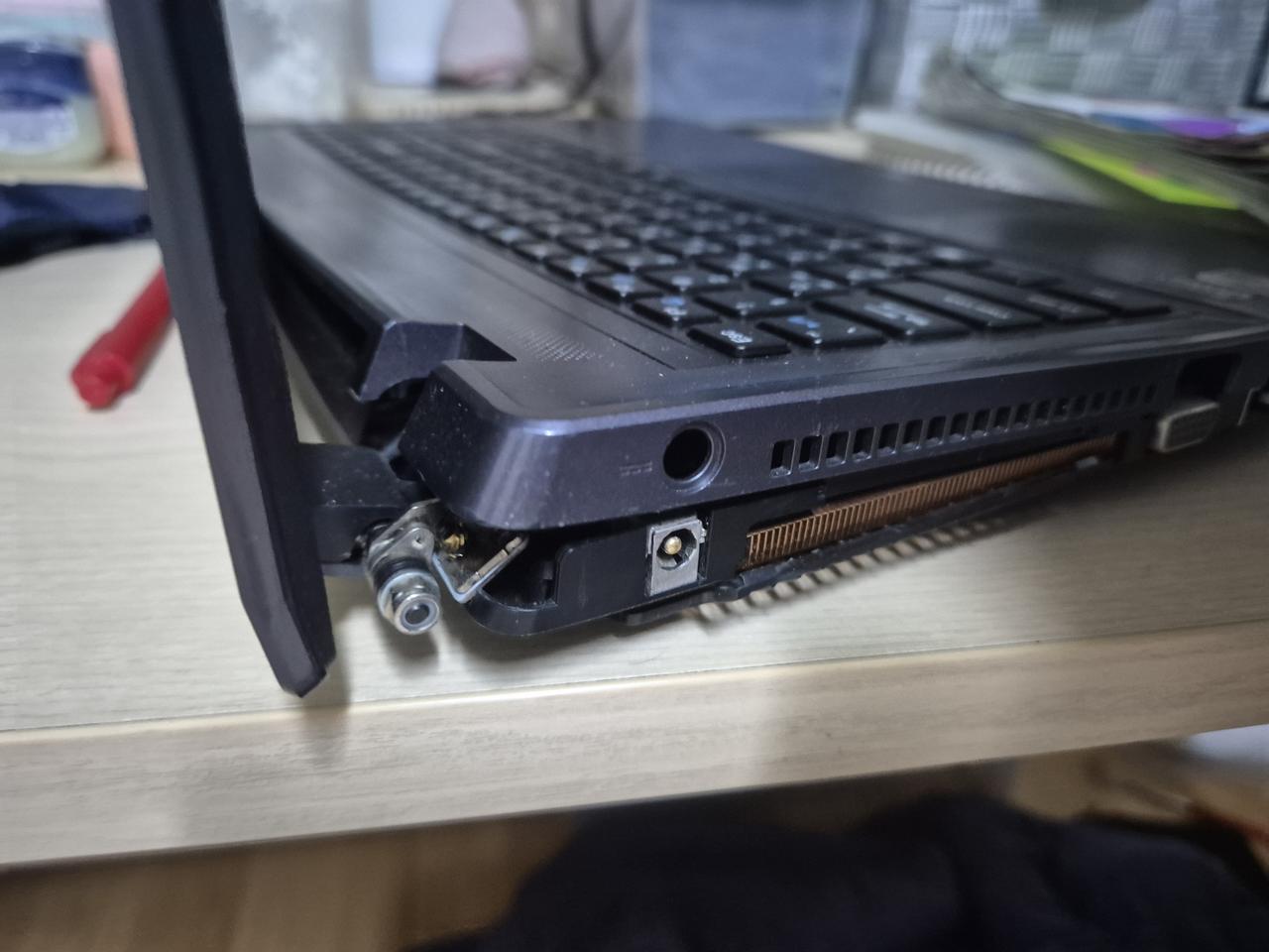 한성노트북6세대(수리필요해서 싸게 ㅍㅍ)