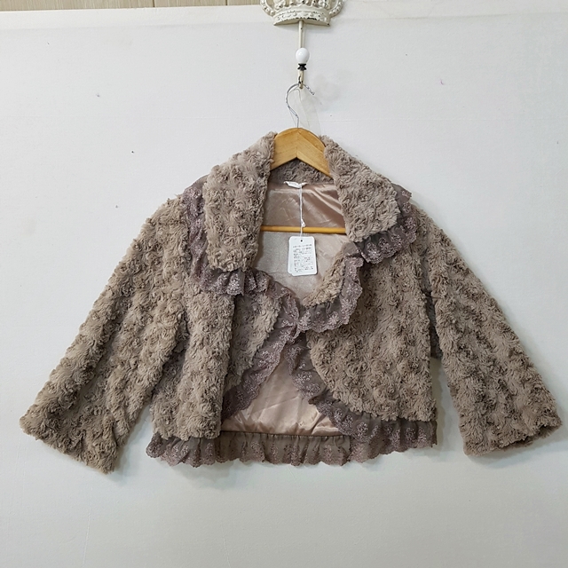 [새상품] petite flute 크롭 자켓 