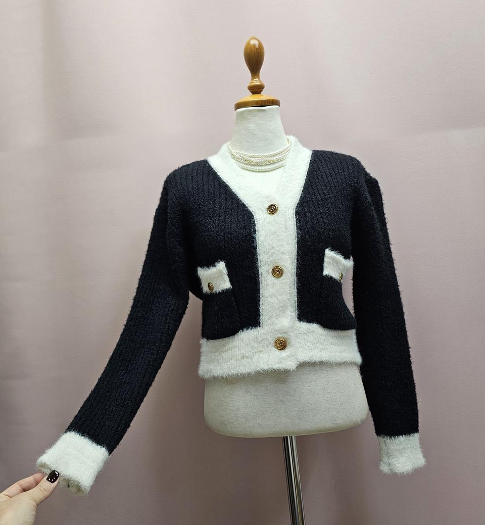 배색 금장 퍼 가디건