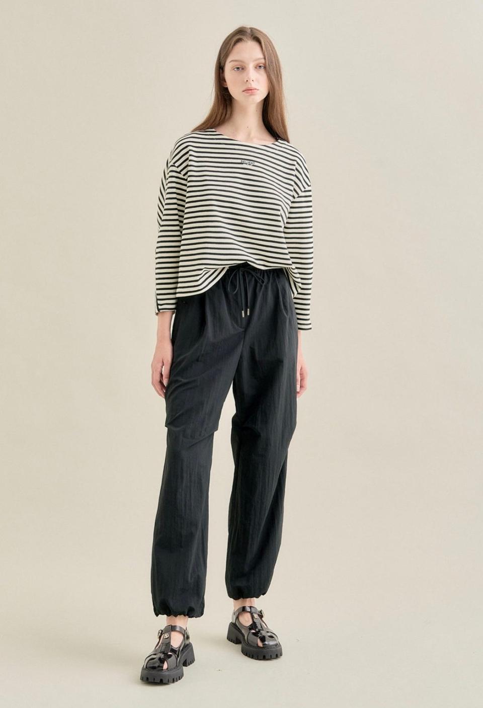 한섬 SJSJ 2023 드로우스트링  포켓 팬츠 64-94사이즈