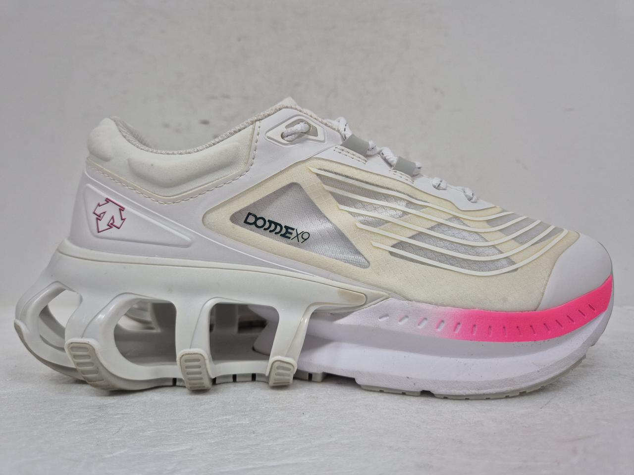 데상트 돔x9 런닝화 250