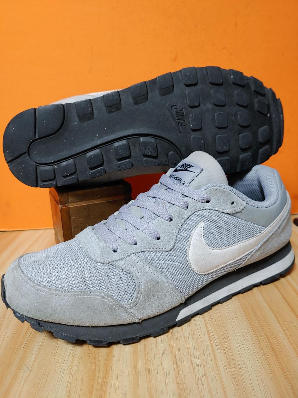 나이키 MD러너2(US9표기270추천사이즈265)