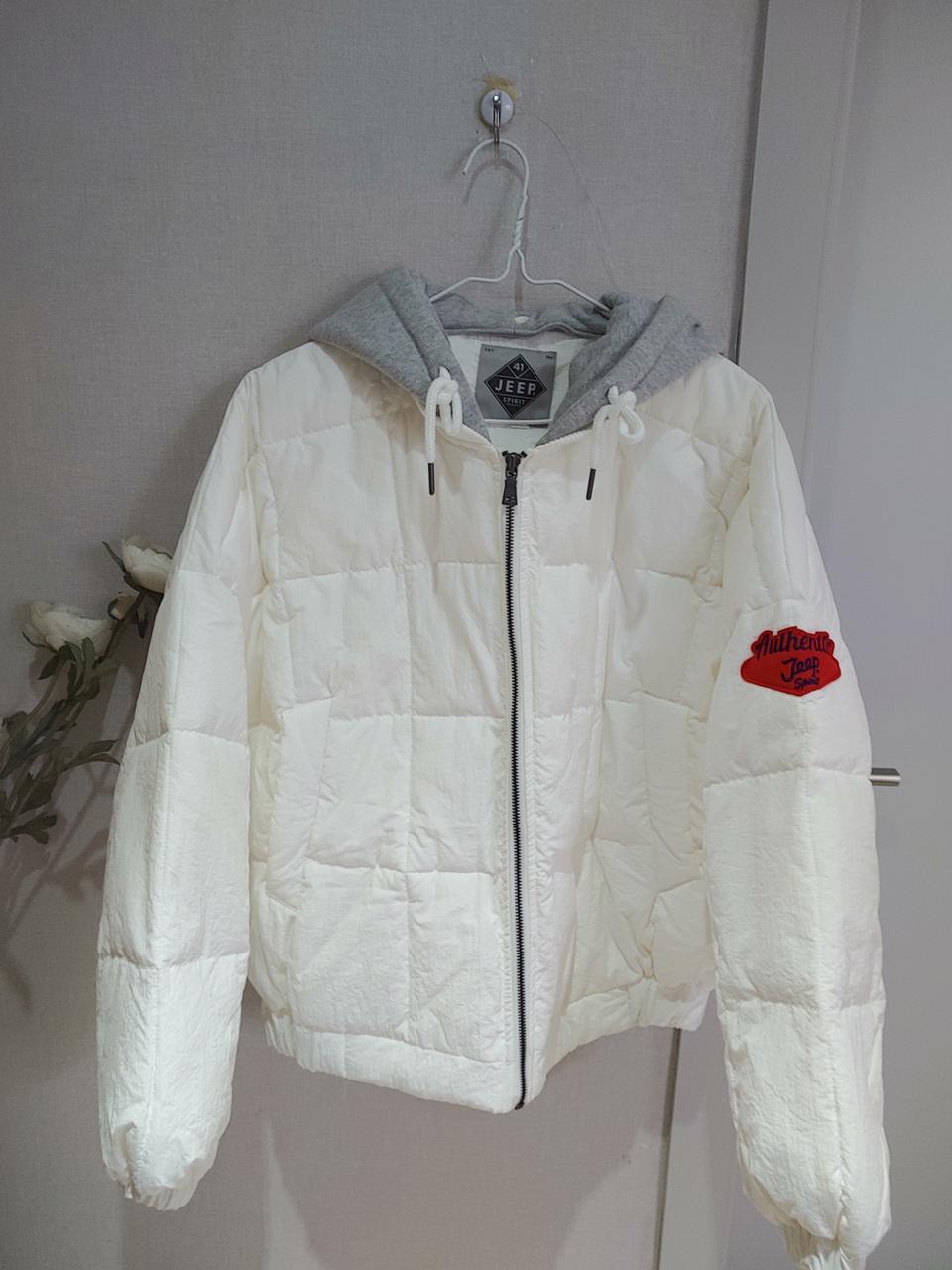 Jeep 귀여운  화이트 바스락 후드패딩 F