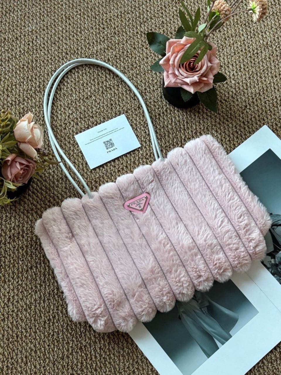 프라다뷰티 퍼 숄더백 핑크 VIP 기프트백