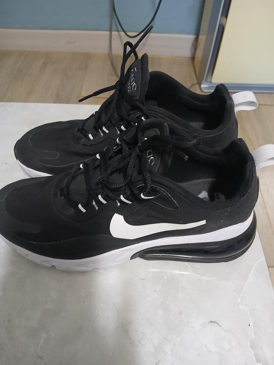 실착 몇 번 안 한 나이키 에어맥스 리액트 250 공용
