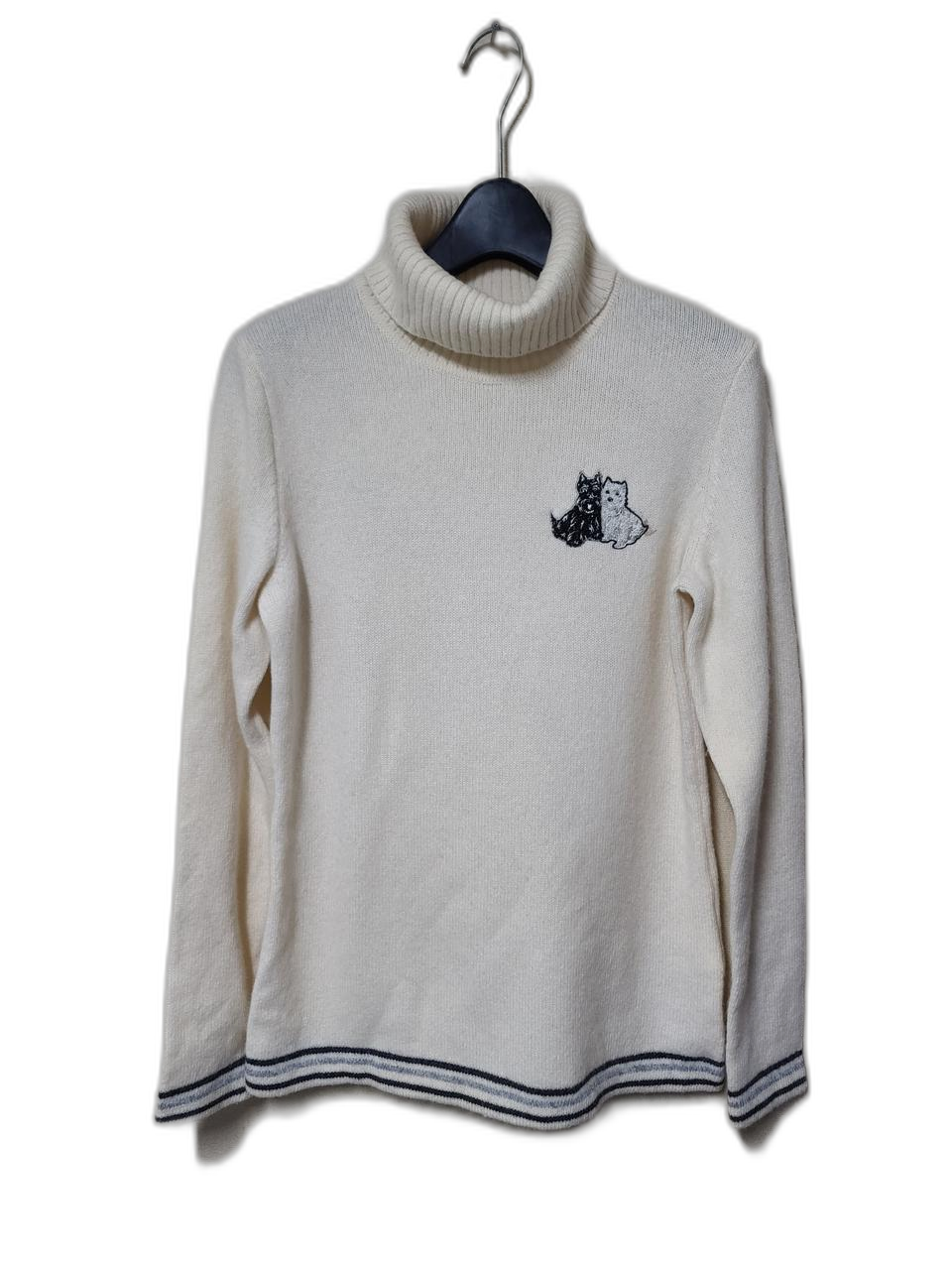 블랙앤화이트 캐시미어 혼방 터틀넥 니트