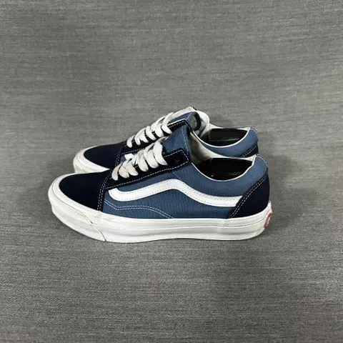 반스 OG볼트 올드스쿨 스니커즈/여성(235MM)/S1144