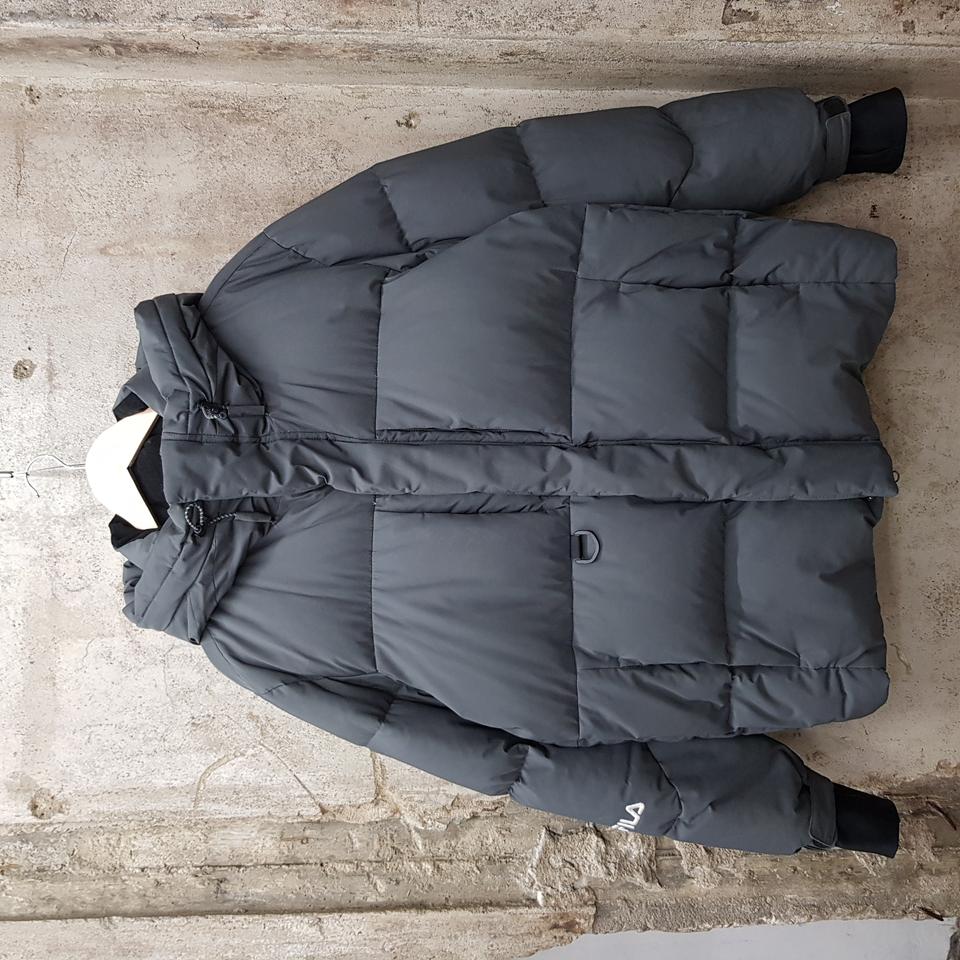 휠라 더필드 차콜 다운 패딩 남성 점퍼 L사이즈