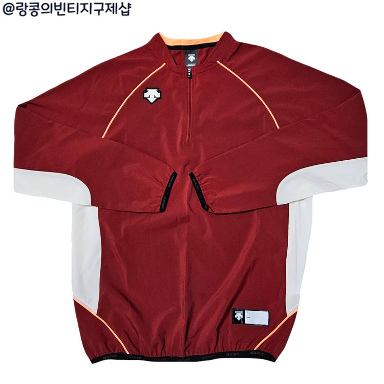 데상트 스트릿 웜업 맨투맨