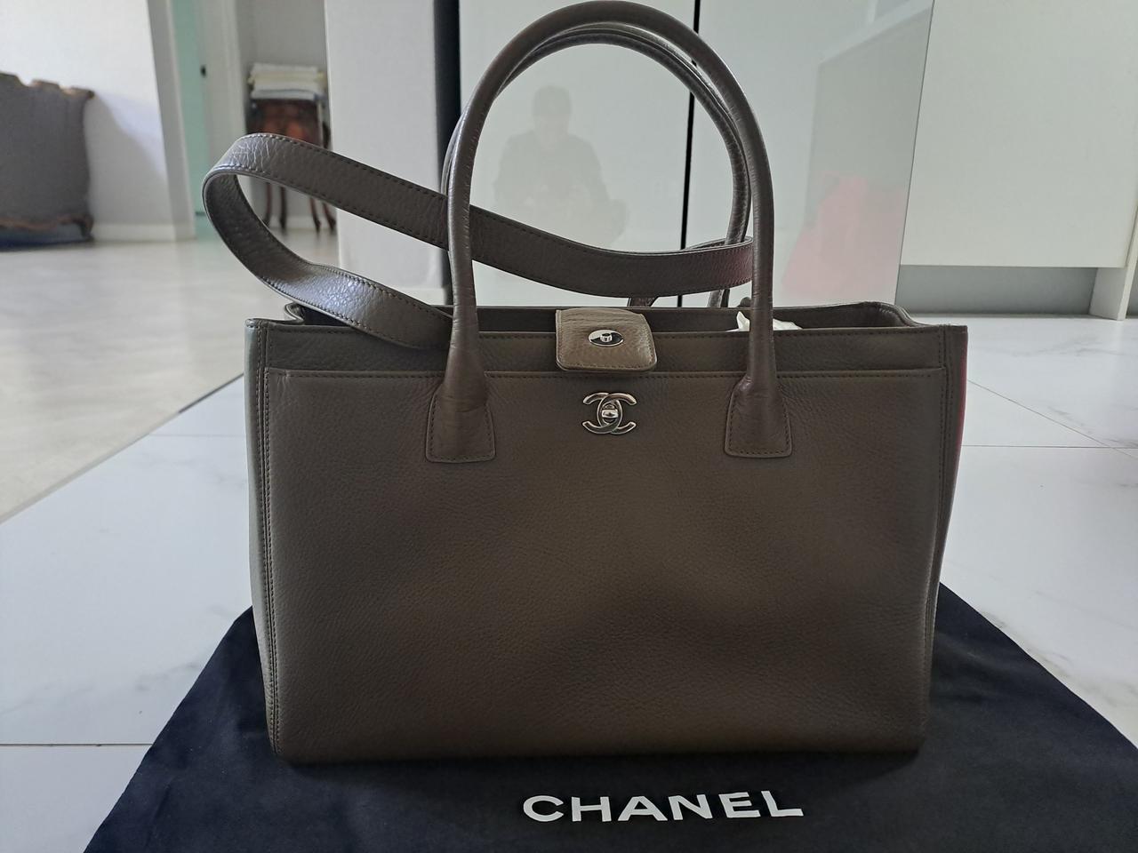 샤넬 서브백 18번대 팝니다