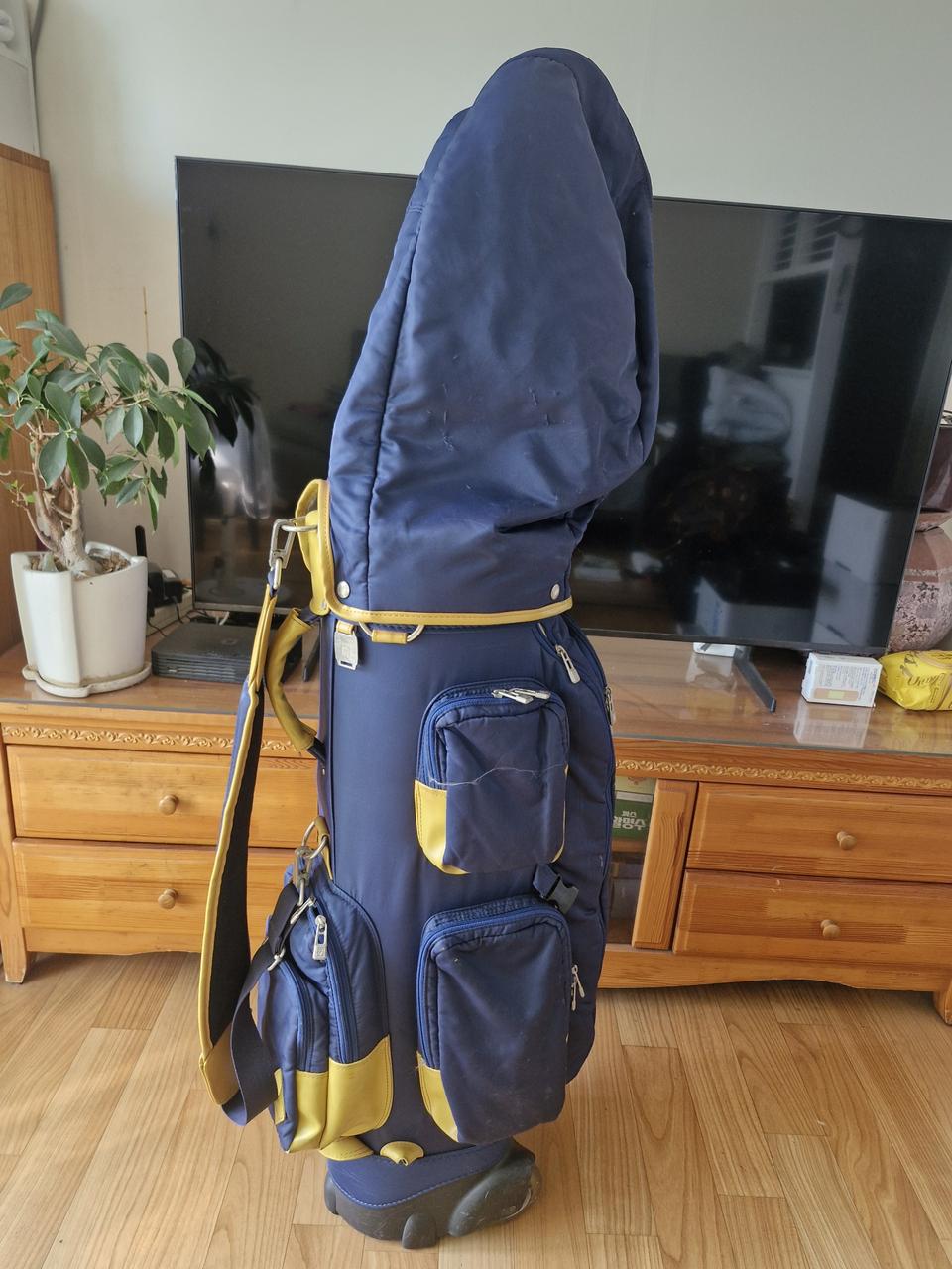 Giannini 골프백 캐디백 바퀴 캐리어 (손잡이파손)