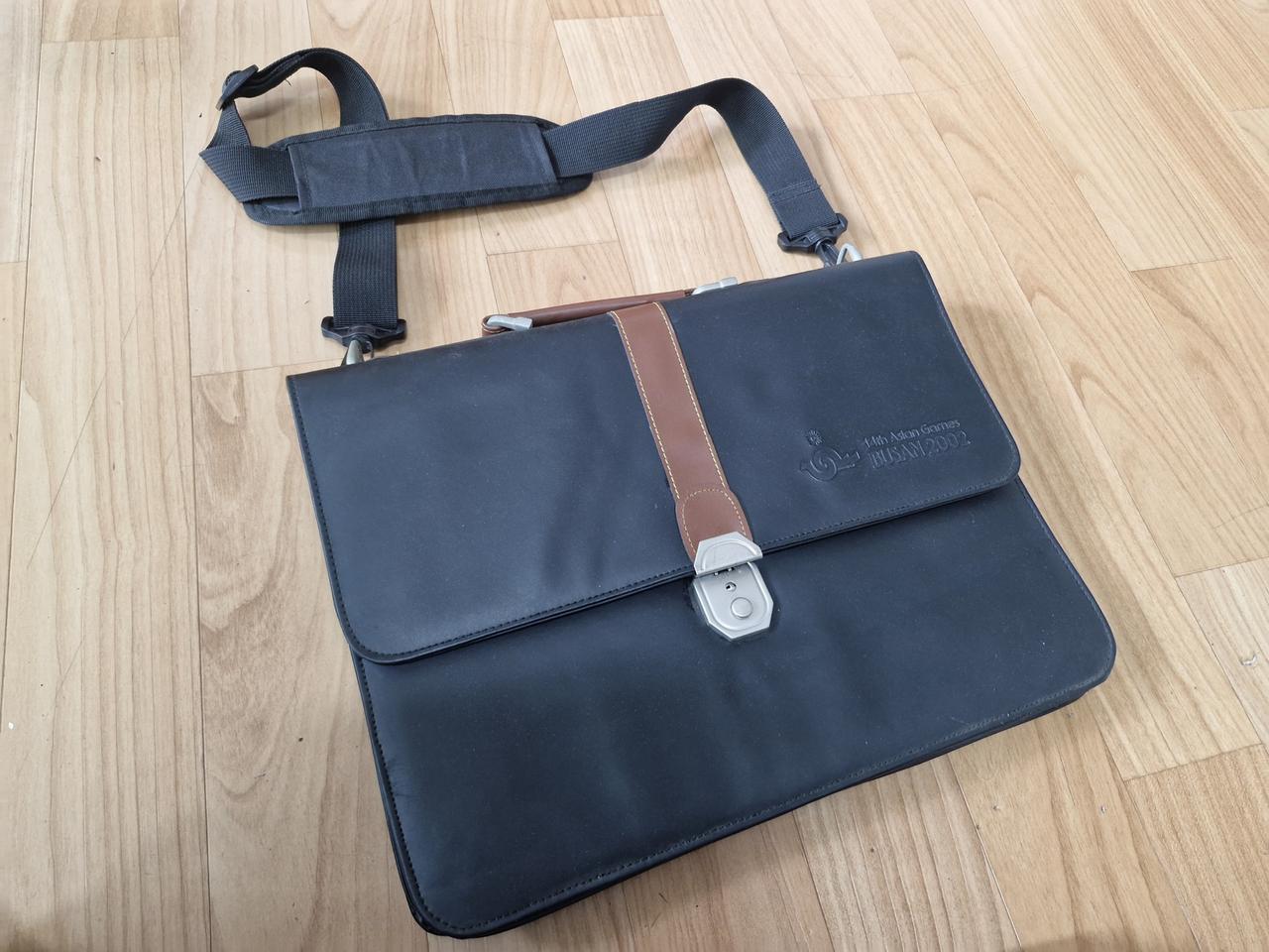 아시안게임 기념 브리프케이스 서류가방 (자물쇠) (검은색)