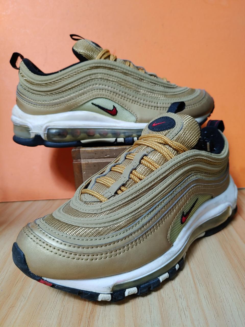 나이키 에어맥스97메탈릭 골드(US6표기230)