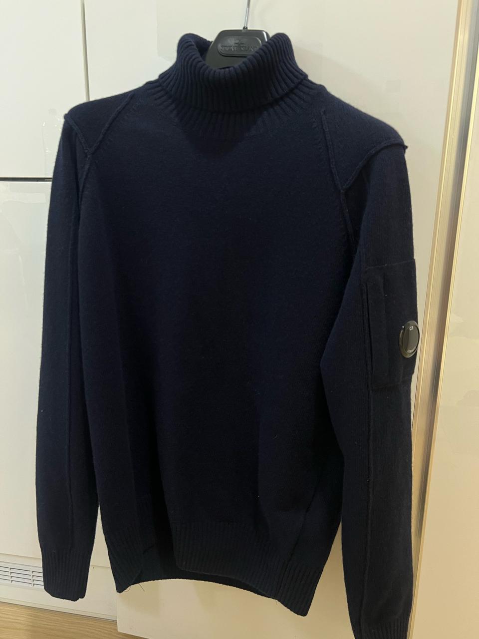 cp컴퍼니 네이비 터틀넥니트 105