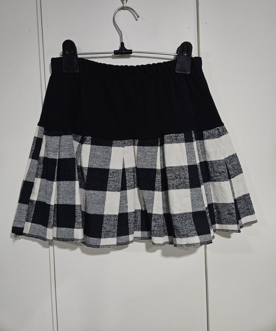 체크 플리츠 스커트.