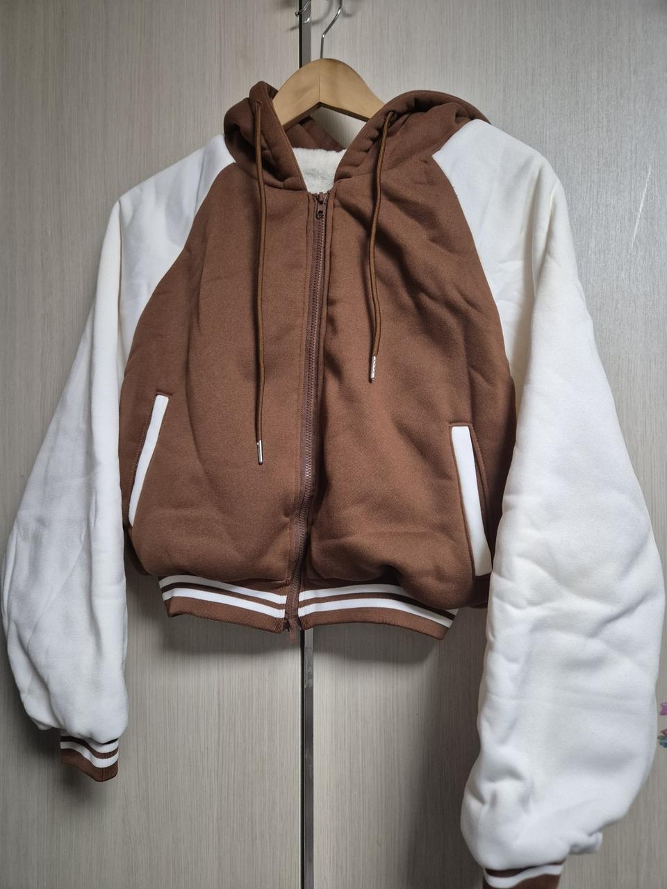 [더원컴퍼니] 크롭후드자켓