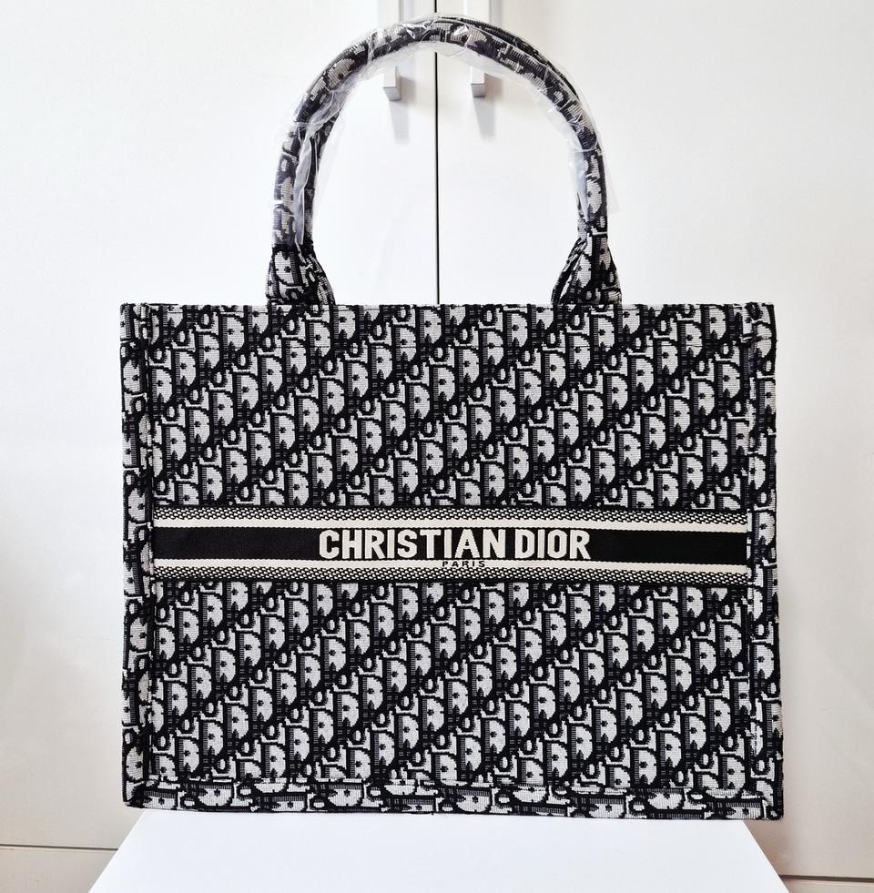 디올 북토트 (새상품)