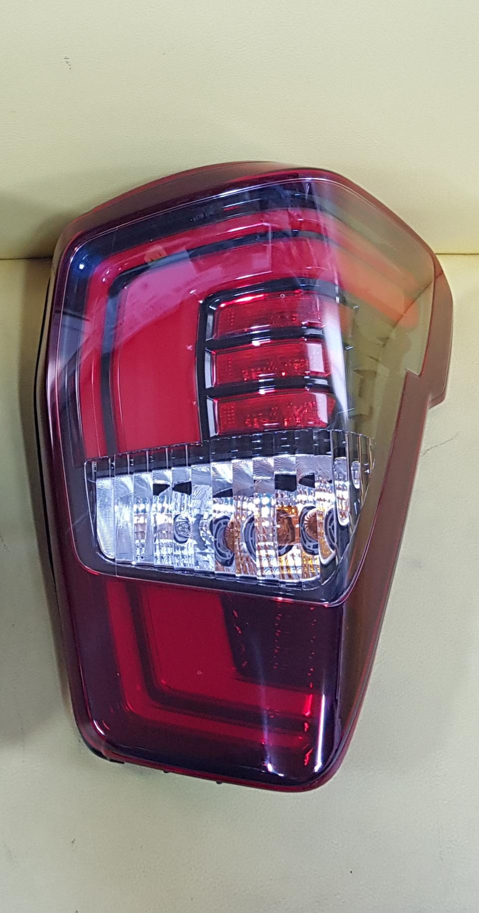 렉스턴스포츠 신형 후미등 데루등 테일램프 조수석쪽 LED 25년식 순정