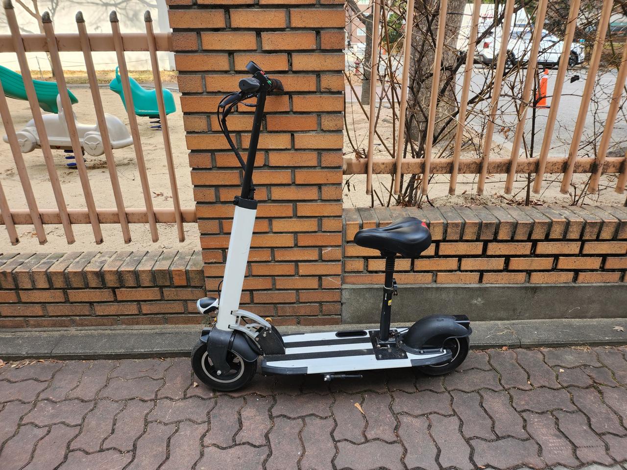 부품용 전동킥보드 ( 충전기없어요)