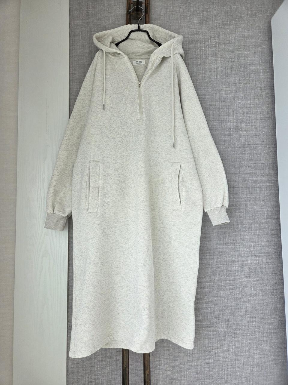 STUDIO TOMBOY 기모 아노락 후드롱원피스