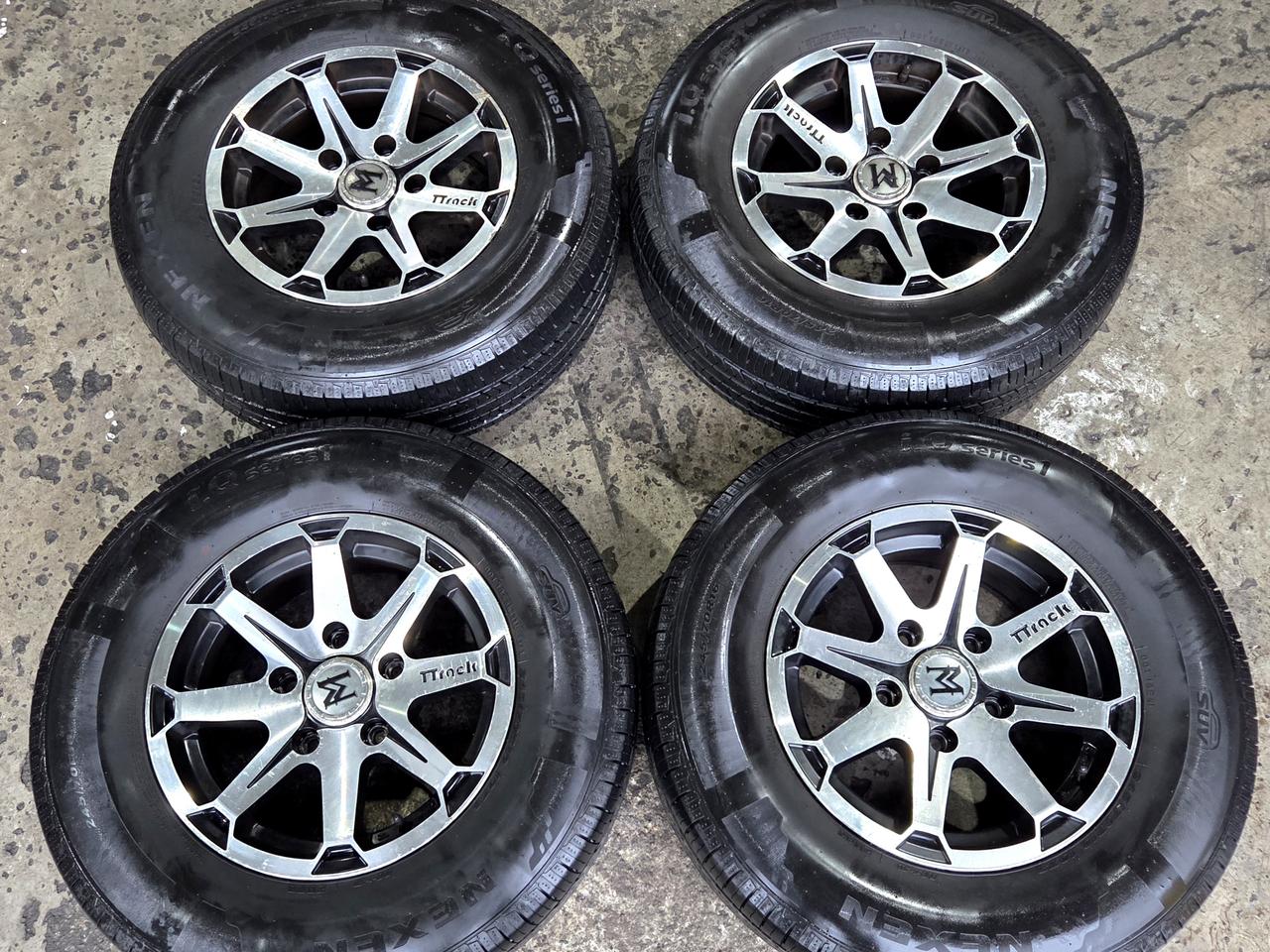 마르셀로 16인치휠타이어 구형쏘렌토 2457016 PCD139.7 팝니다