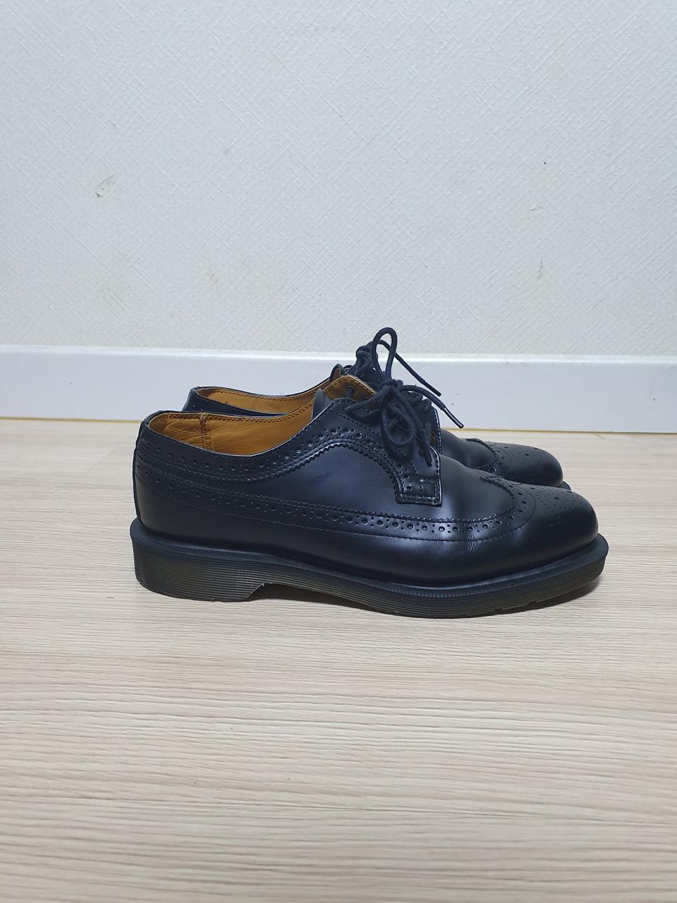 닥터마틴 블랙 윙팁 슈즈 270