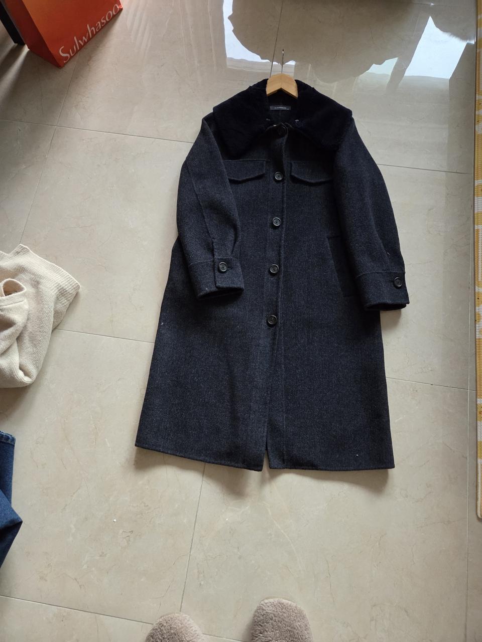 더핸드메이드 양털카라코트