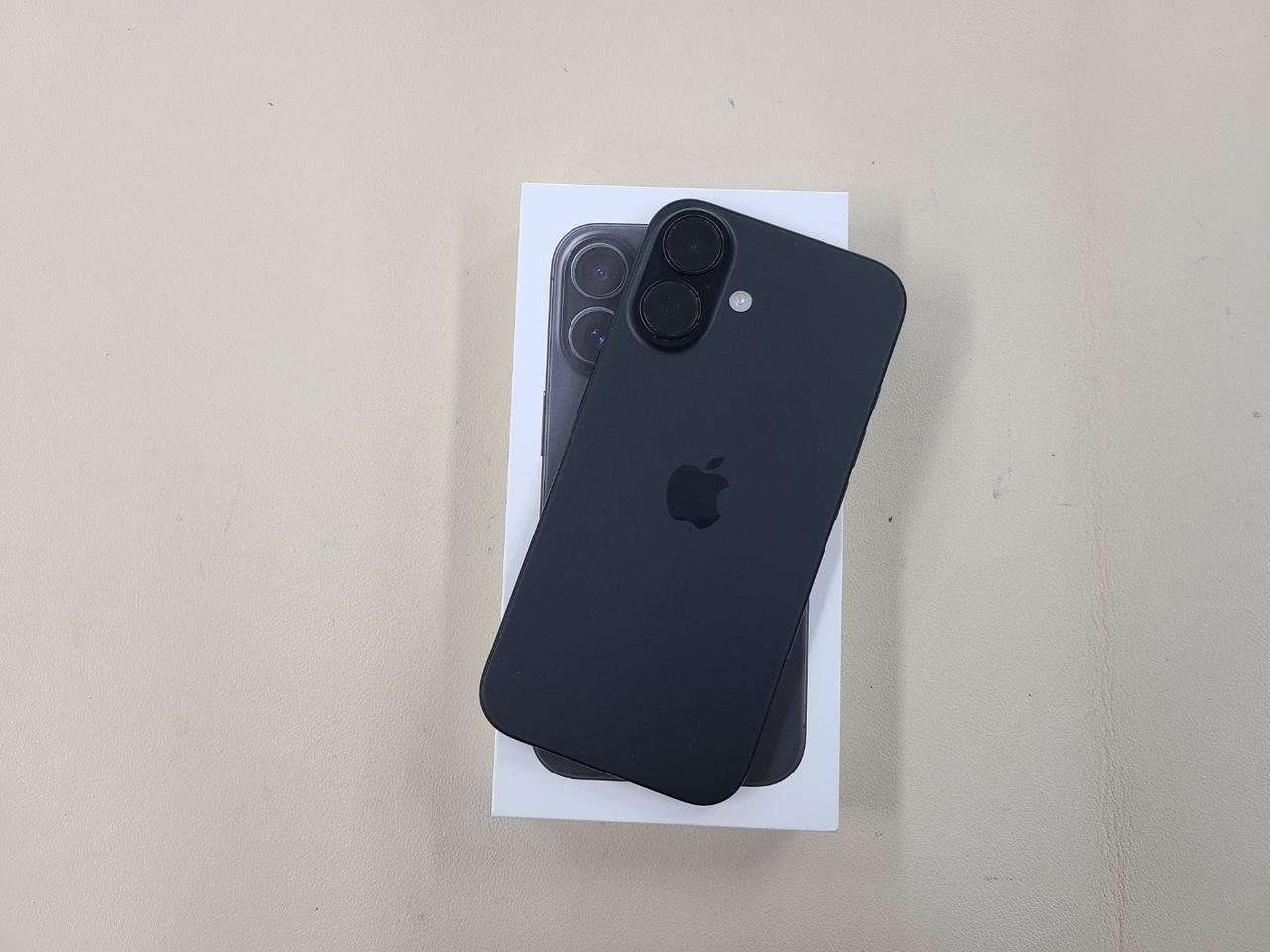 아이폰16 128G 밧데리92프로 무잔상 상태굿 ^^