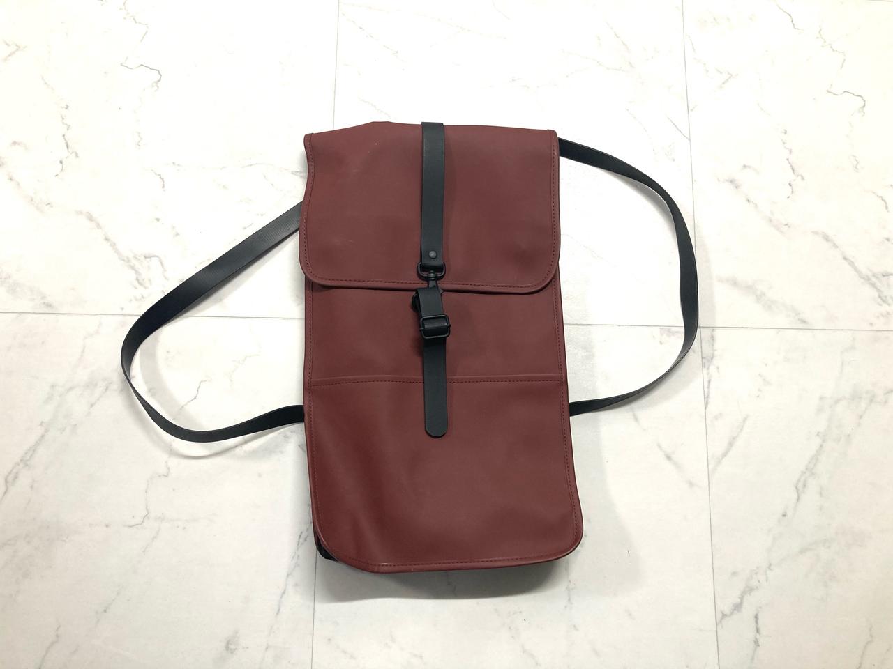 레인스 방수 미니멀 백팩 마룬 컬러