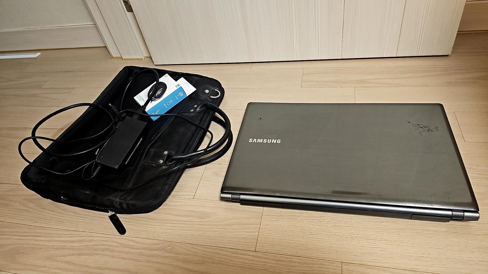 큰화면 17인치 삼성 노트북 i5 롤 캐드 엑셀 색소폰 반주기