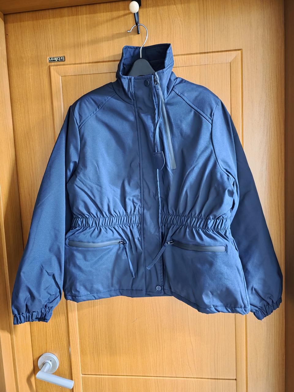 (새상품) 누빔 숨김지퍼 진네이비 허리 밴드셔링 점퍼