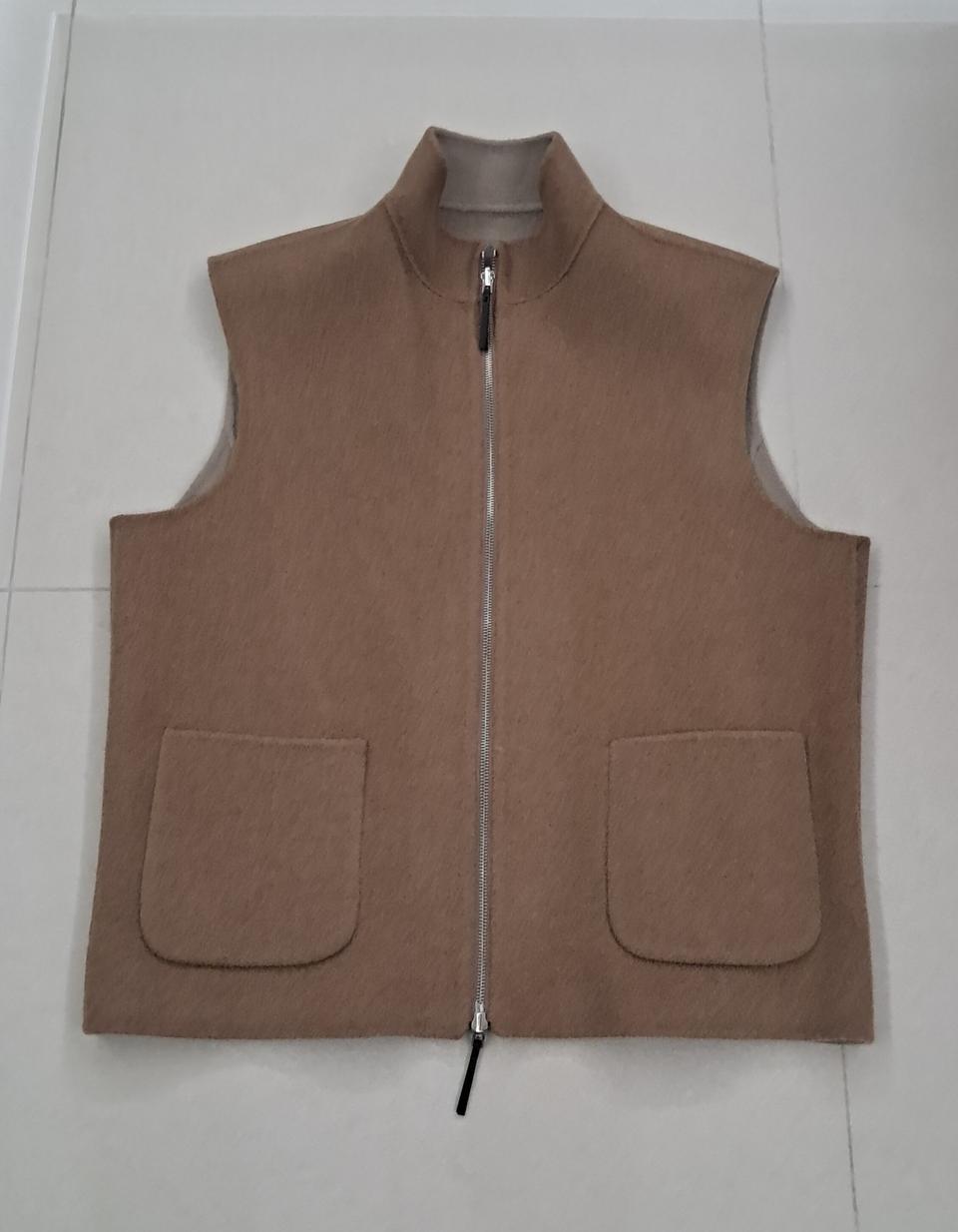 맨온더분 캐시미어 양면 조끼