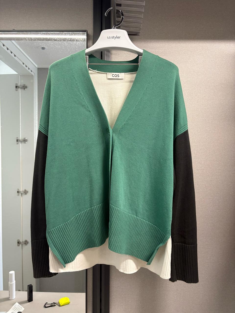 COS 언발 컬러 블록 가디건