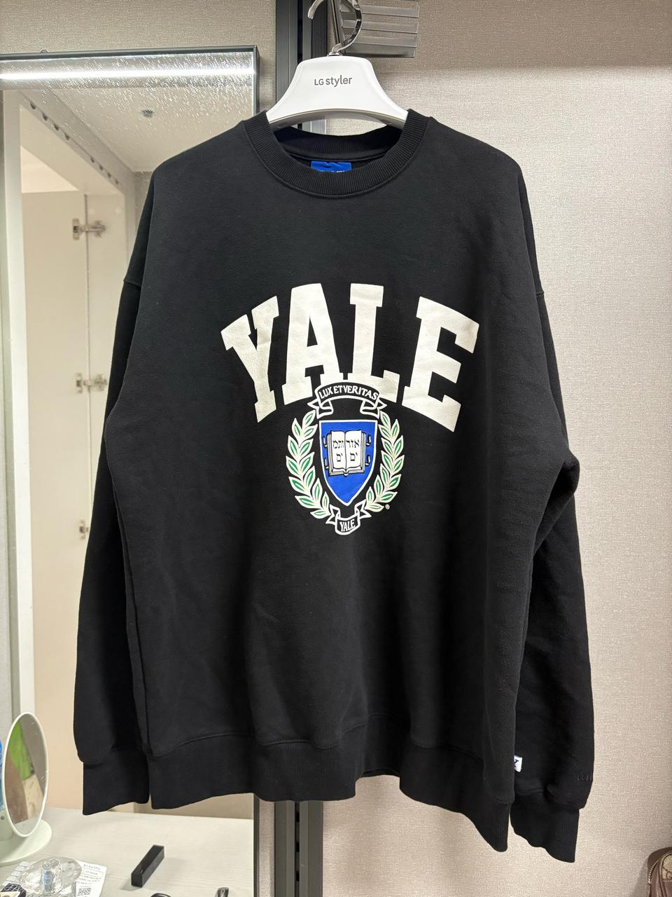 예일 YALE 맨투맨 블랙