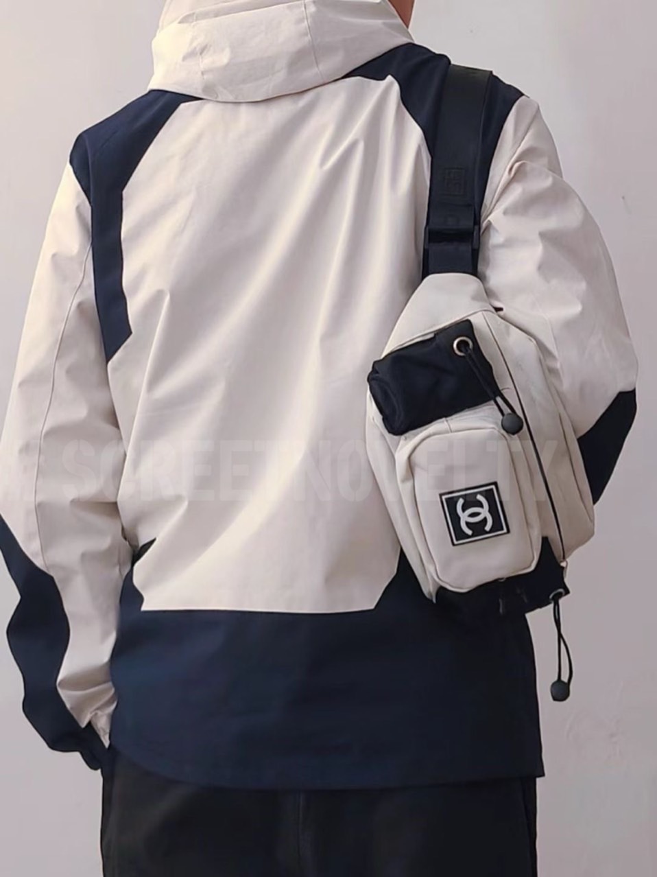 샤넬뷰티 슬링백 스포츠백 힙색 크로스백 화이트