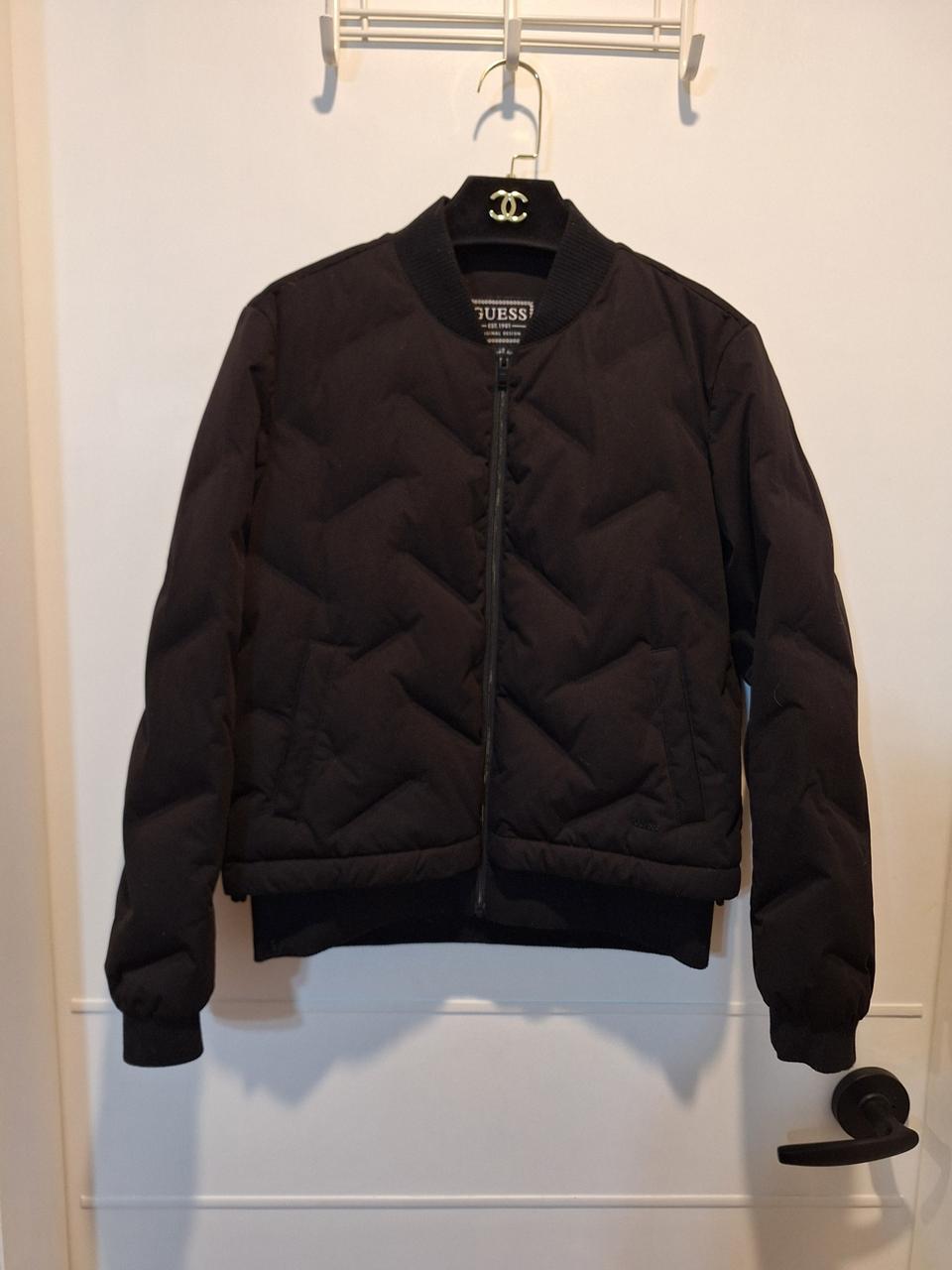 게스 여성 다운 패딩