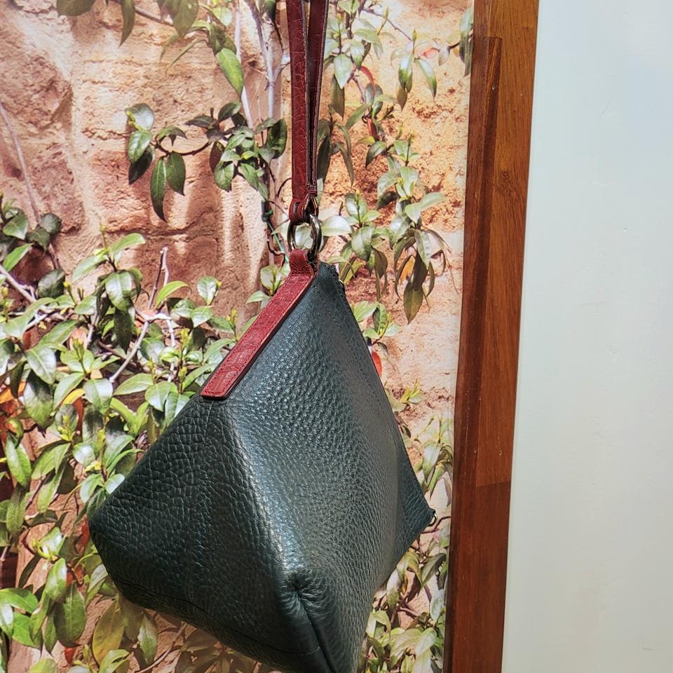 구호 삼각 미니 토트백