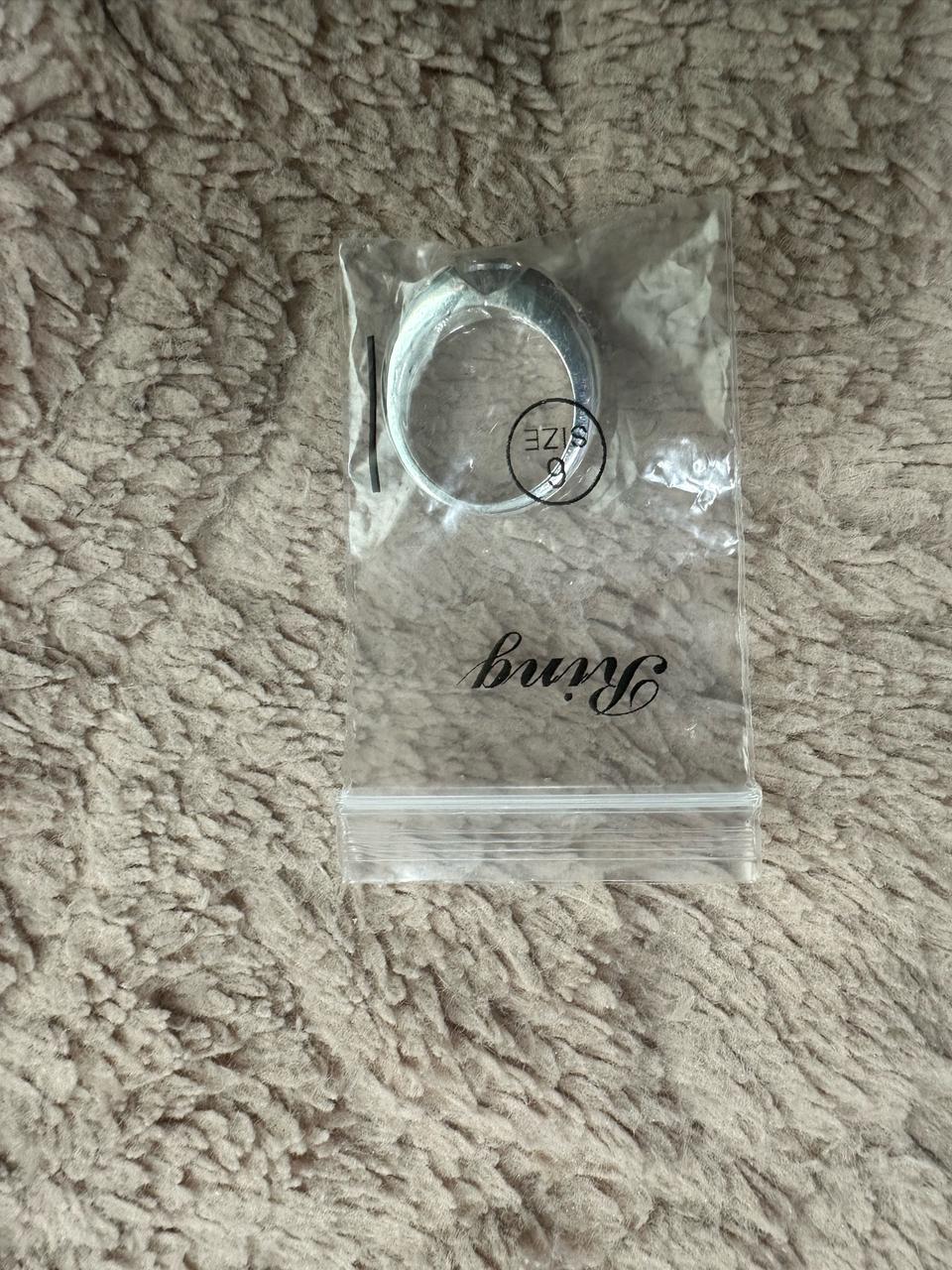 미사용 실버 화이트 큐빅 포인트 반지 (14호) 판매합니다