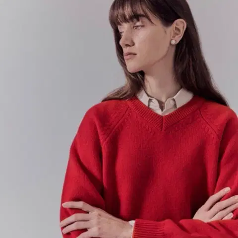 던스트 22년 브이넥 유니섹스 메리노 에어울 니트 스웨터 L 빨강 레드