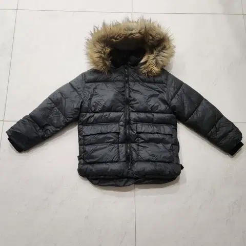 자라키즈 패딩점퍼 120사이즈