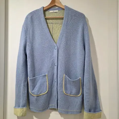 듀엘 블루 배색 포켓 가디건 프리사이즈
