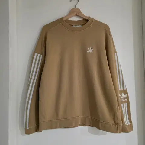 아디다스 맨투맨 L사이즈